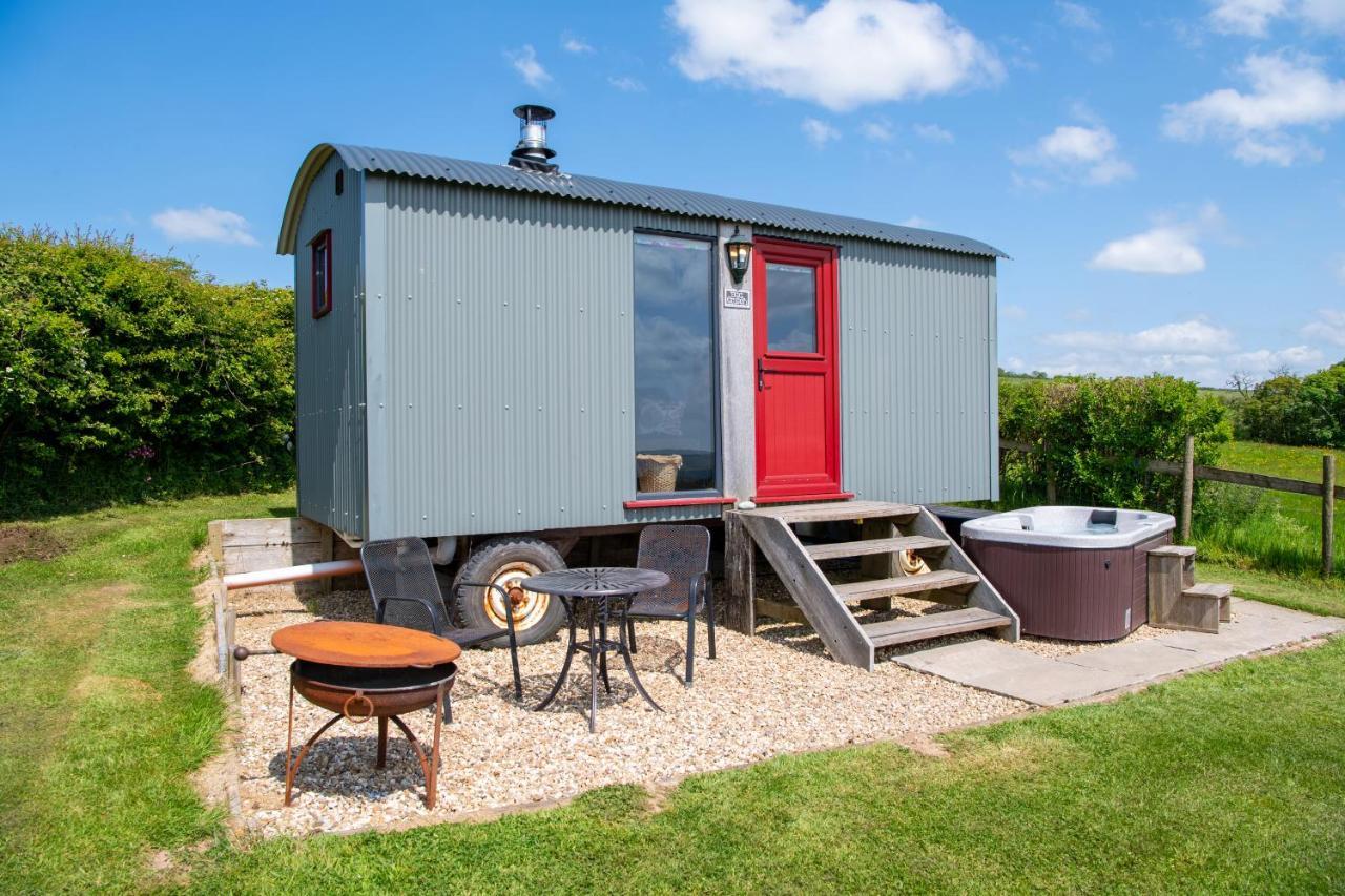The Big Cwtch Shepherd'S Hut Kidwelly Exterior foto